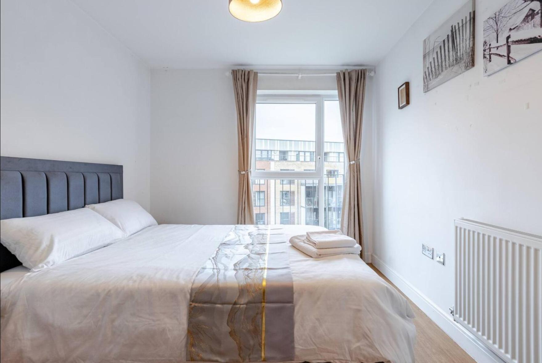 Appartement Modern 2 Bed Flat With Balcony, Easy Access